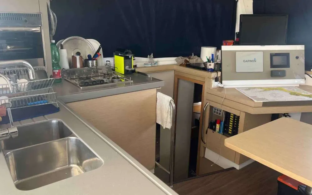 slider 6 Fountaine Pajot Lucia 40