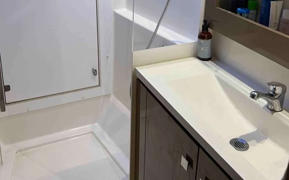 slider 7 Fountaine Pajot Lucia 40