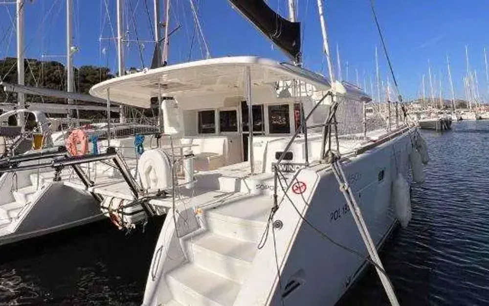 slider 9 Lagoon  450 F