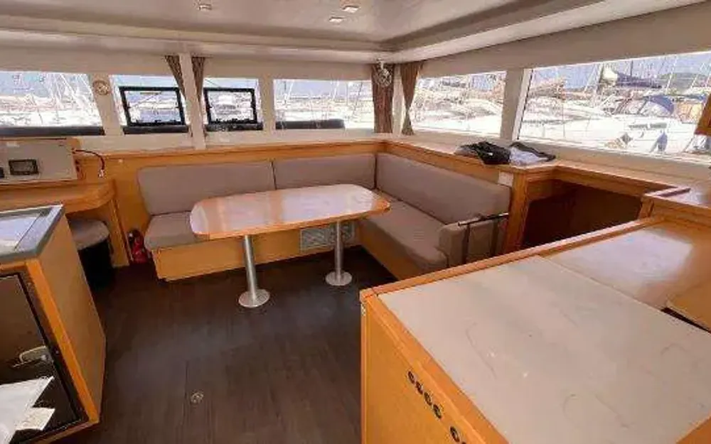 slider 14 Lagoon  450 F