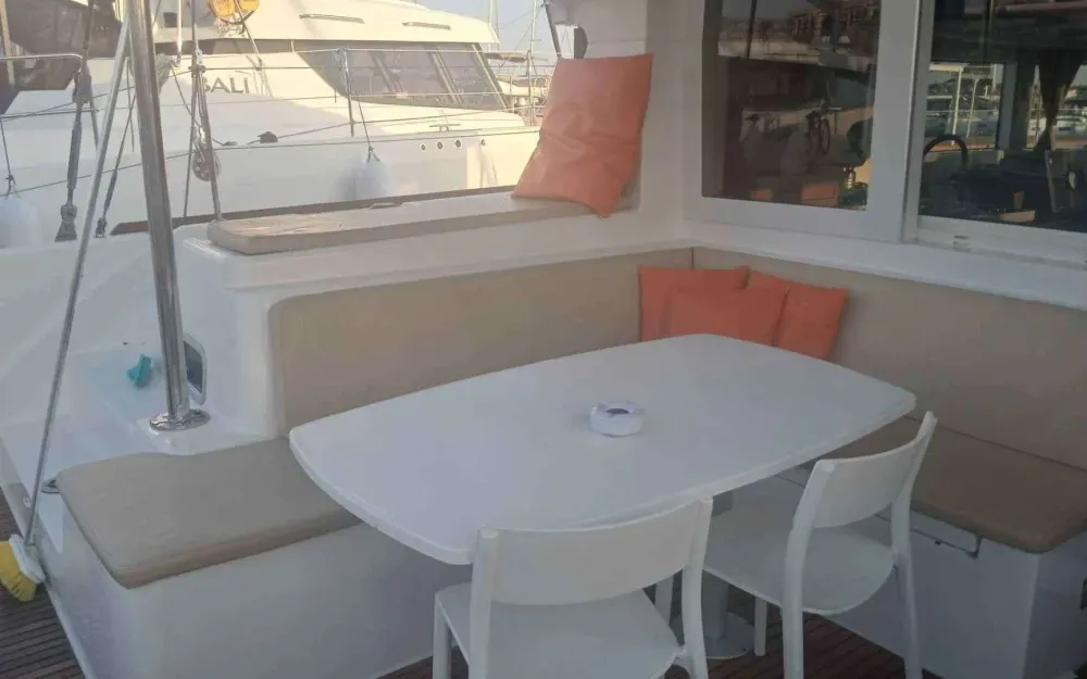 slider 21 Lagoon  40