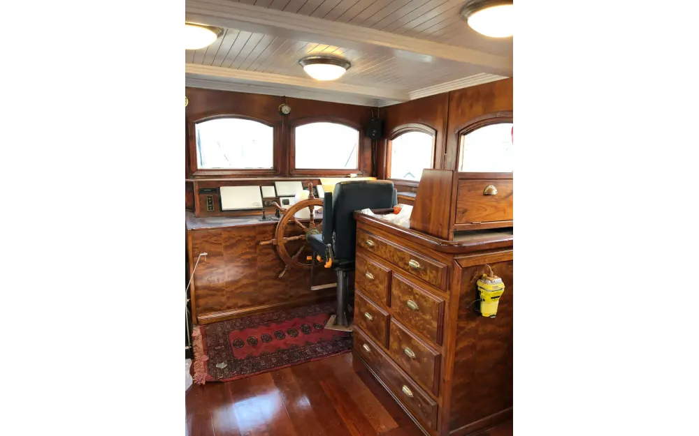 slider 15 Custom Schooner
