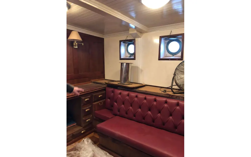 slider 16 Custom Schooner
