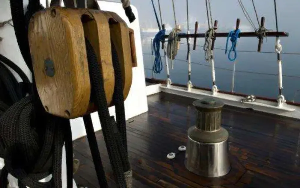 slider 27 Custom Schooner