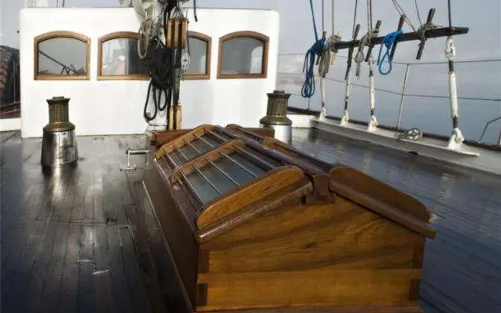 slider 28 Custom Schooner