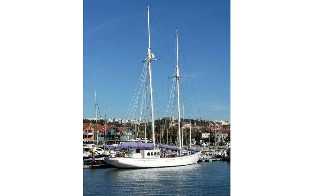 slider 35 Custom Schooner