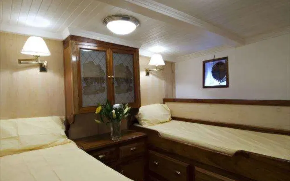 slider 3 Custom Schooner