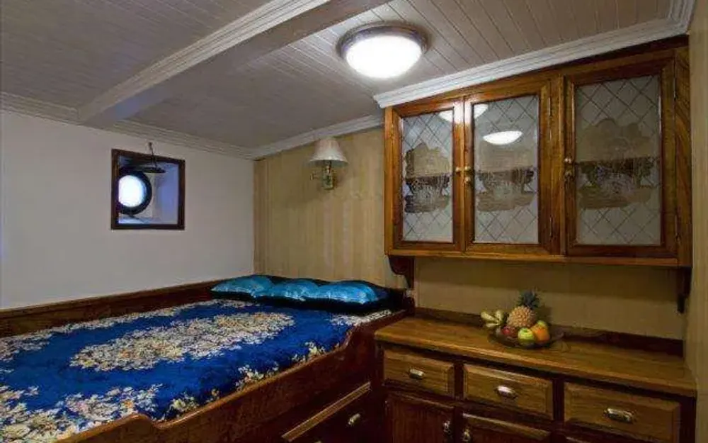 slider 6 Custom Schooner