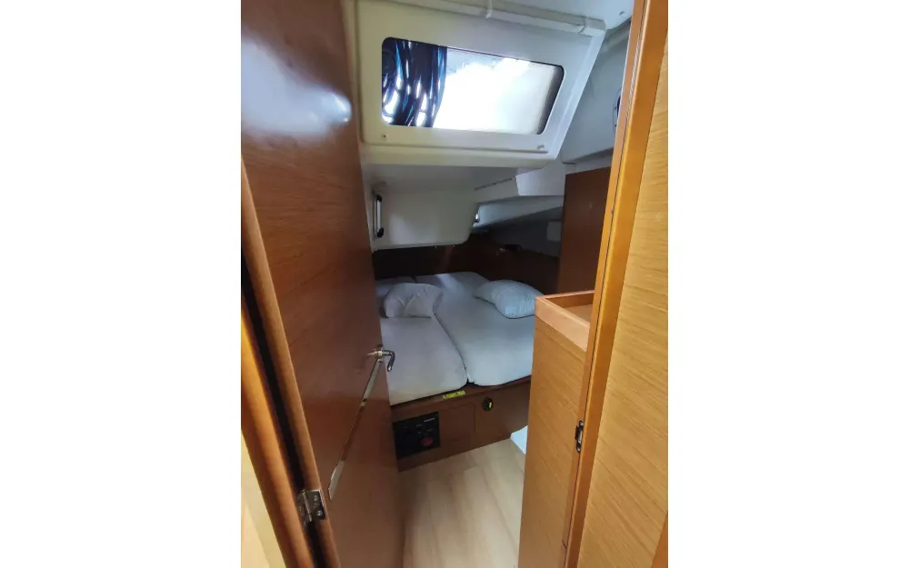 slider 14 Jeanneau Sun Odyssey 490