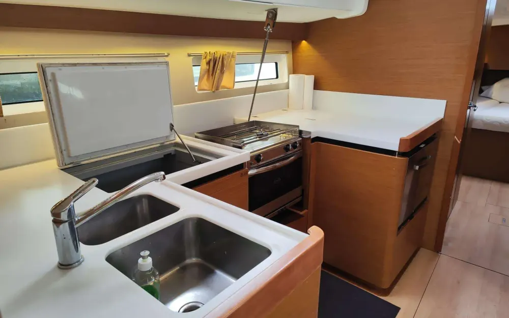 slider 23 Jeanneau Sun Odyssey 490