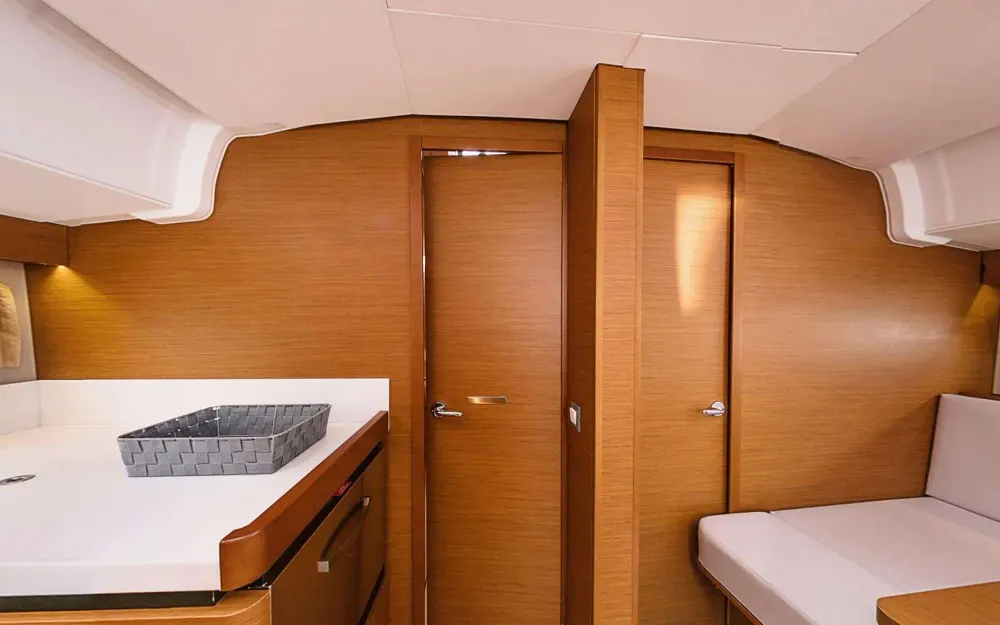 slider 2 Jeanneau Sun Odyssey 490