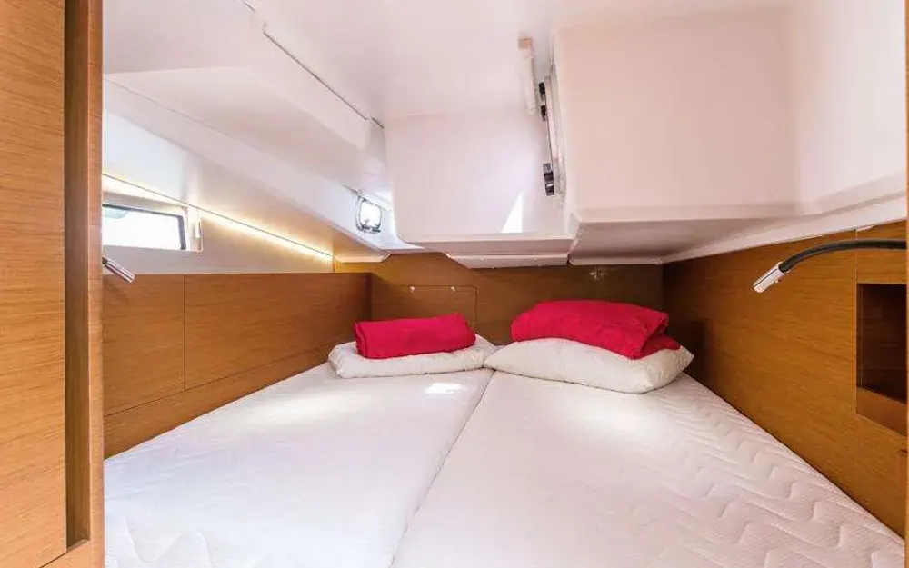 slider 4 Jeanneau Sun Odyssey 490