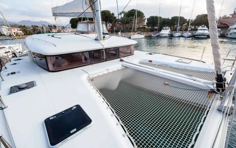 slider 5 Lagoon  400 S2