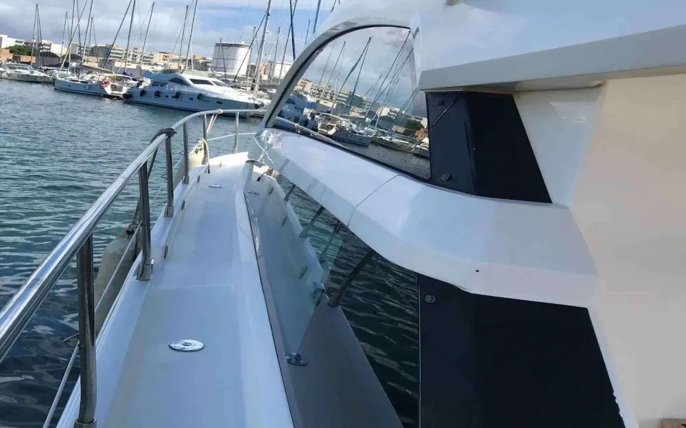 slider 11 Fairline Squadron 42