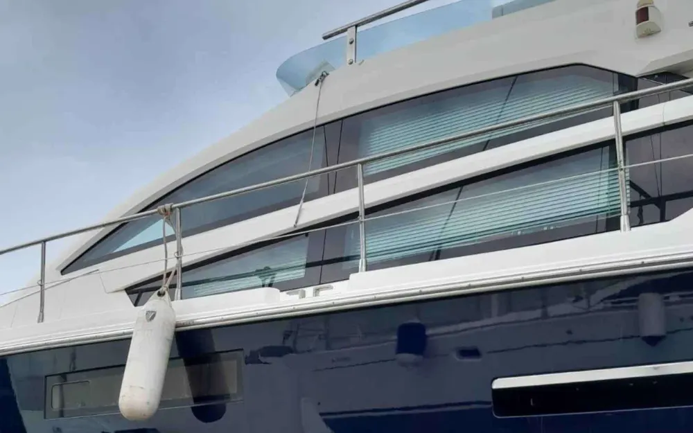 slider 12 Fairline Squadron 42
