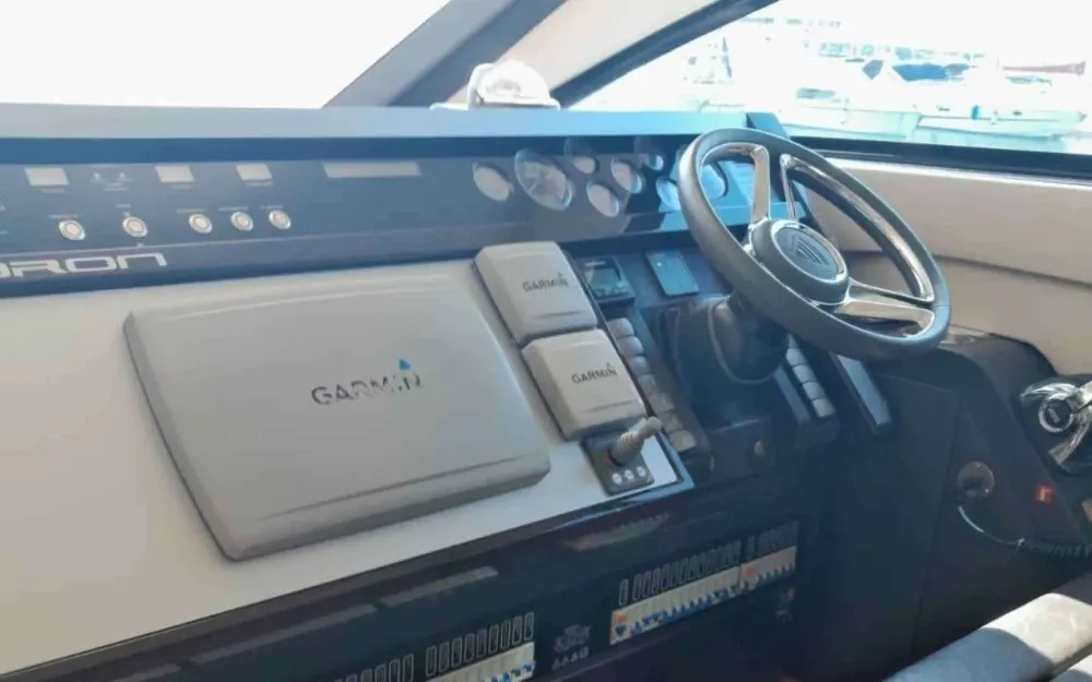 slider 16 Fairline Squadron 42