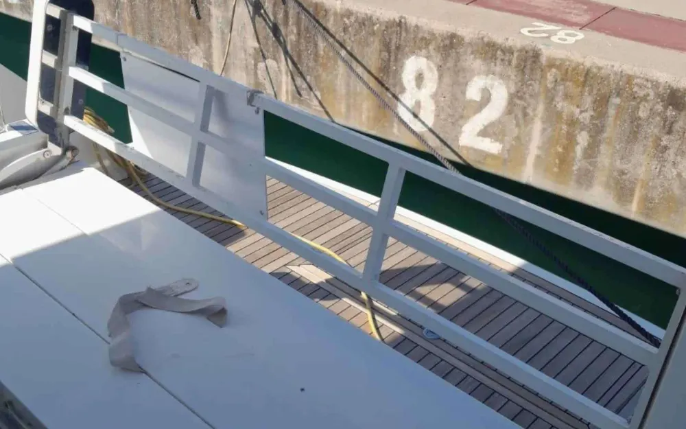 slider 1 Fairline Squadron 42