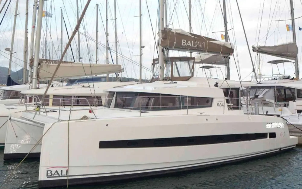 slider 0 Bali Catamarans Bali 4.1
