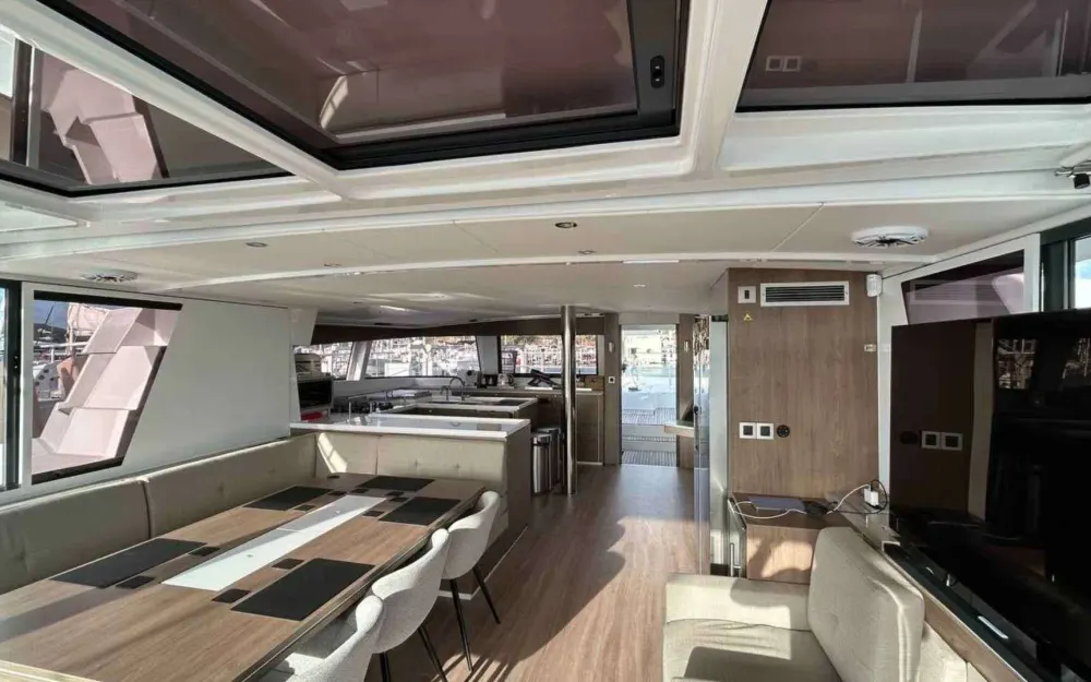 slider 4 Bali Catamarans Bali 5.4
