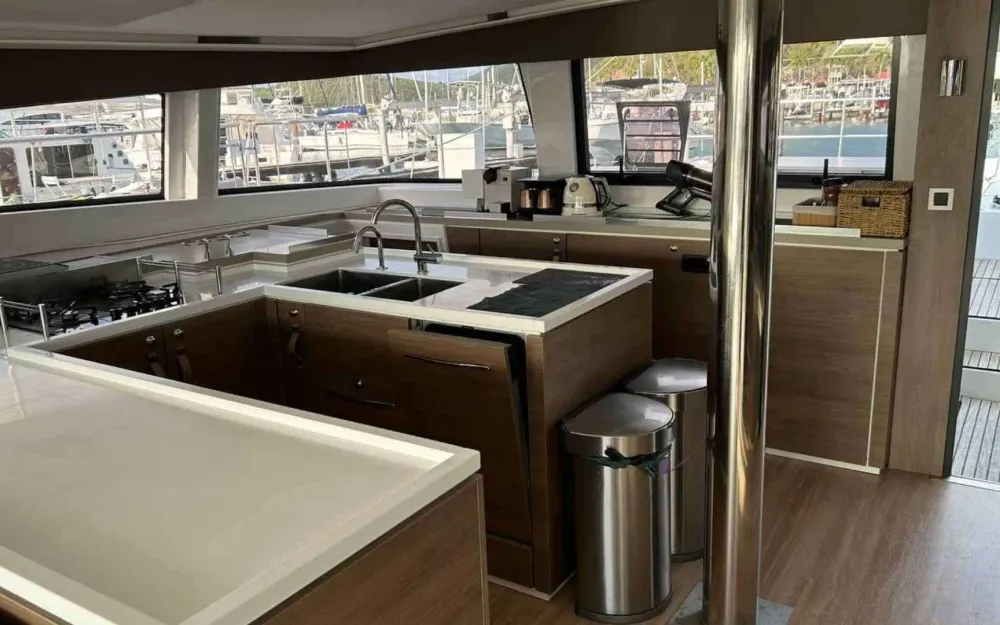 slider 5 Bali Catamarans Bali 5.4