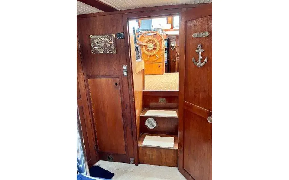 slider 11 Siltala Yachts Nauticat 44