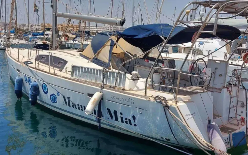 slider 0 Beneteau Oceanis 43