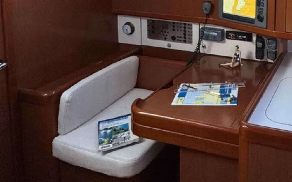 slider 17 Beneteau Oceanis 43