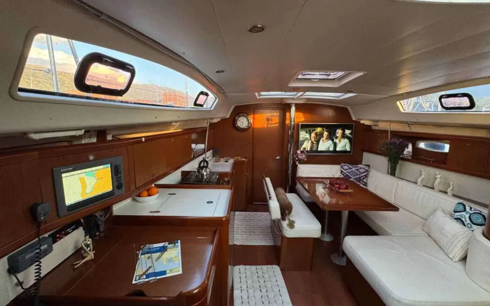 slider 29 Beneteau Oceanis 43