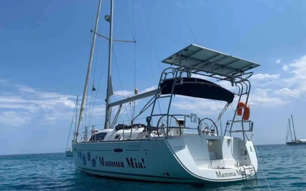 slider 8 Beneteau Oceanis 43