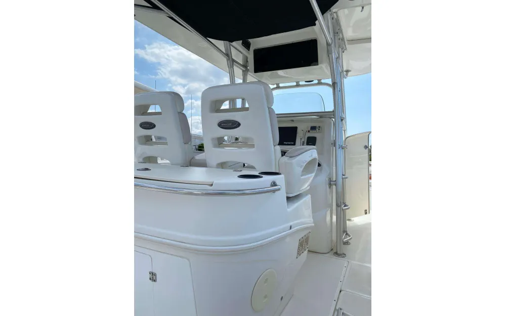 slider 18 Boston Whaler  320 Outrage