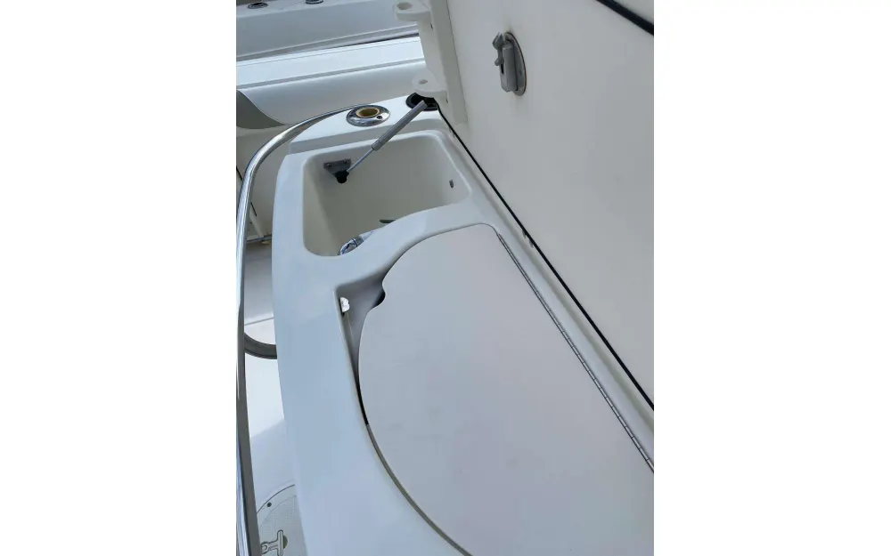 slider 20 Boston Whaler  320 Outrage
