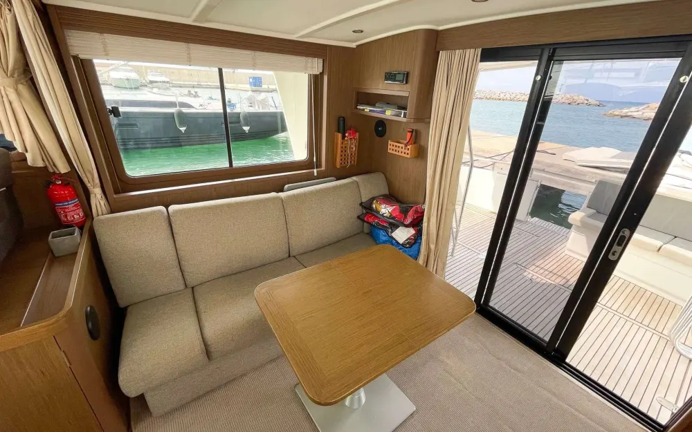 slider 14 Beneteau Swift Trawler 44