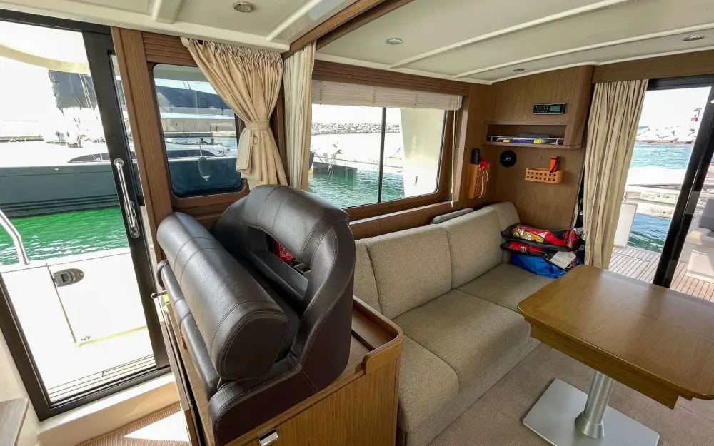 slider 26 Beneteau Swift Trawler 44
