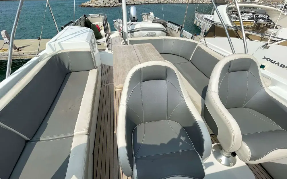 slider 33 Beneteau Swift Trawler 44