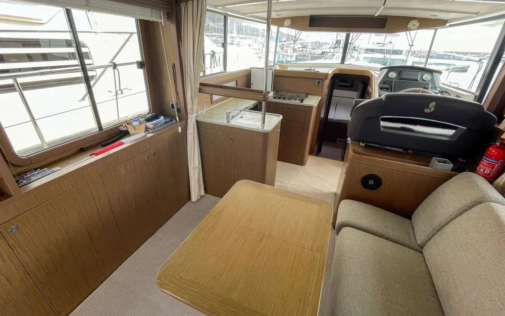 slider 7 Beneteau Swift Trawler 44