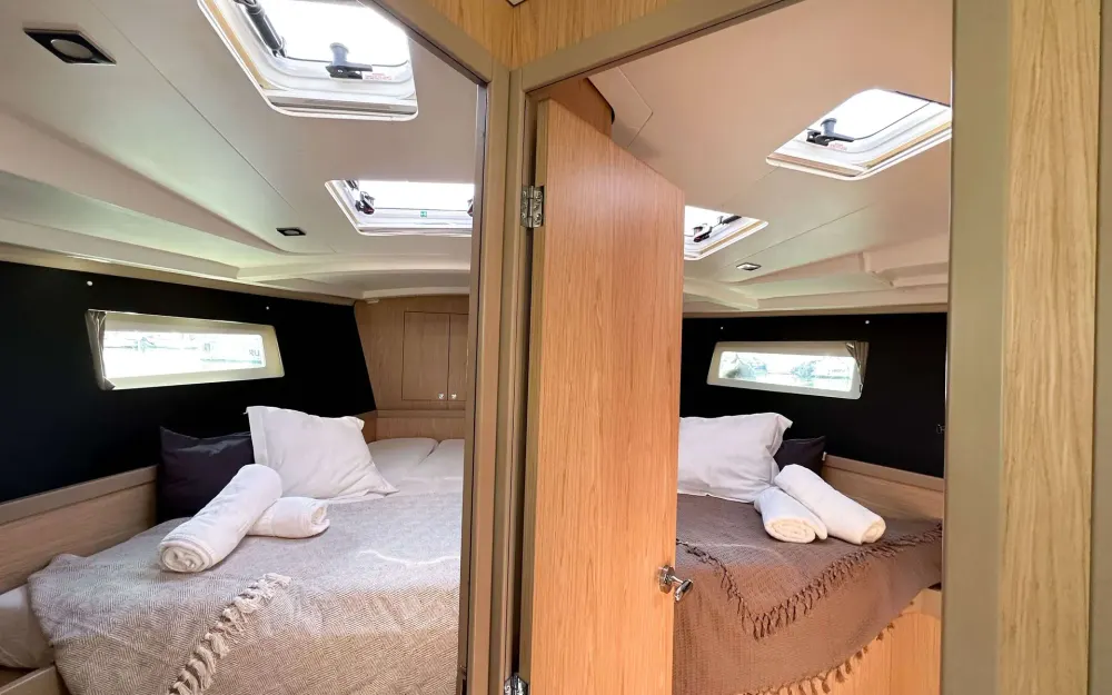 slider 10 Beneteau Oceanis 45