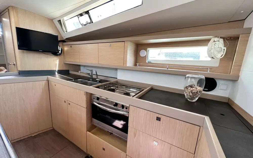 slider 12 Beneteau Oceanis 45