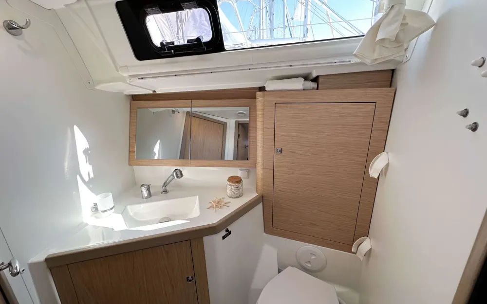 slider 1 Beneteau Oceanis 45