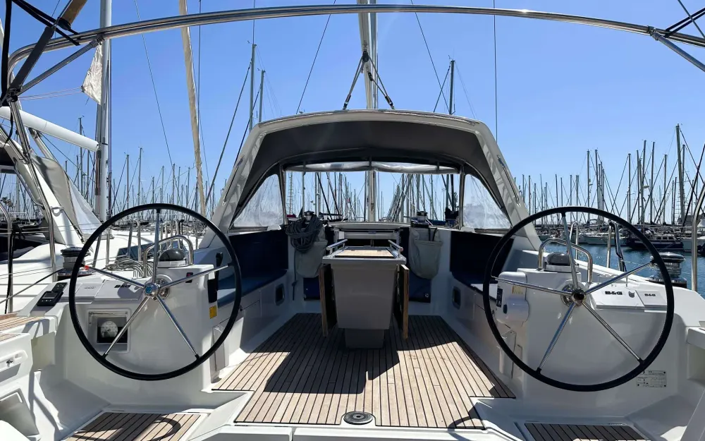 slider 7 Beneteau Oceanis 45