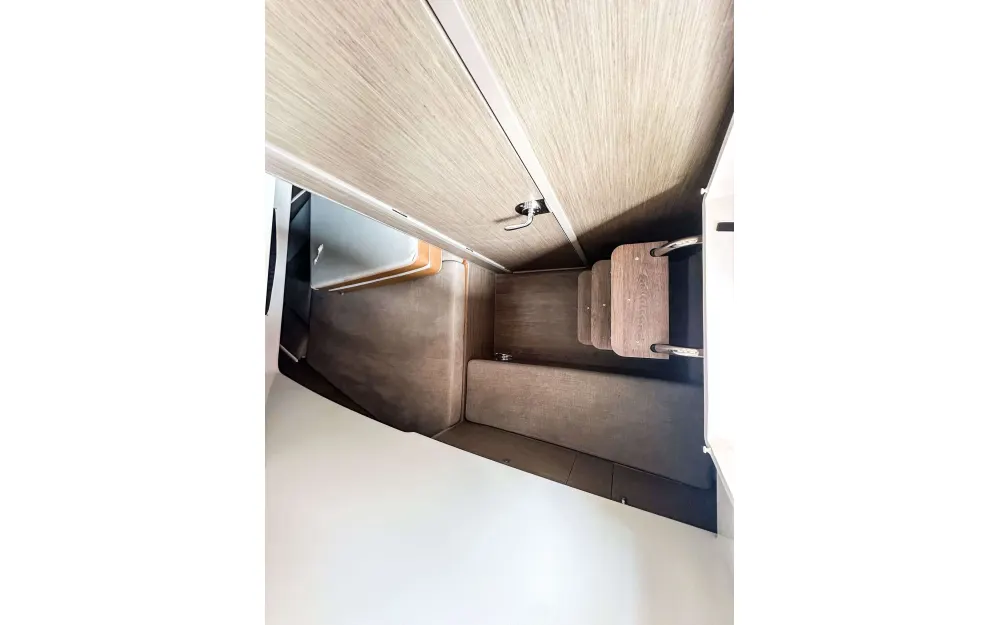 slider 1 Beneteau Flyer 9 Spacedeck