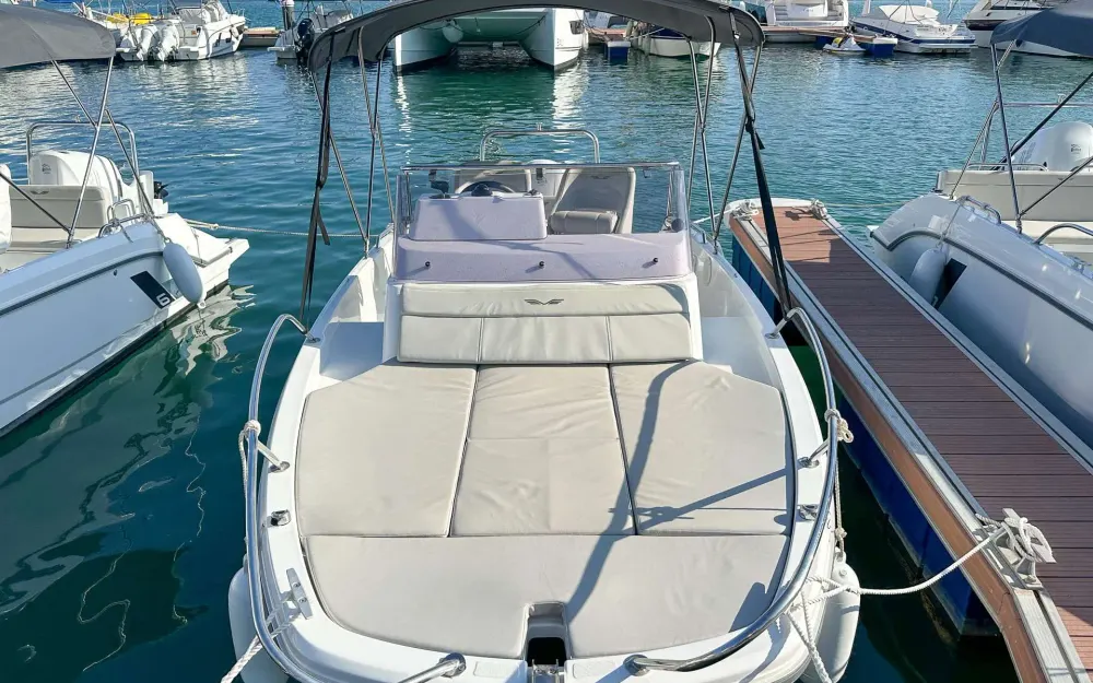 slider 1 Beneteau Flyer 6 SUNdeck