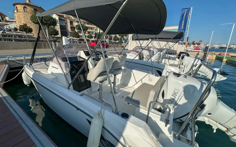 slider 4 Beneteau Flyer 6 SUNdeck