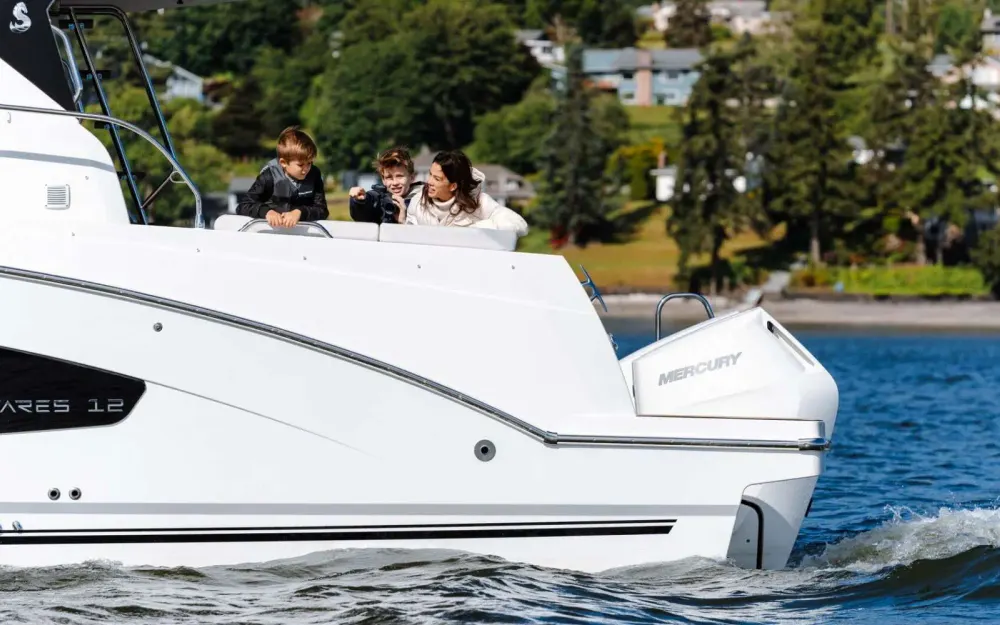 slider 11 Beneteau Antares 12