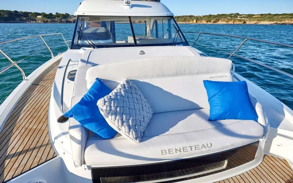 slider 18 Beneteau Antares 12