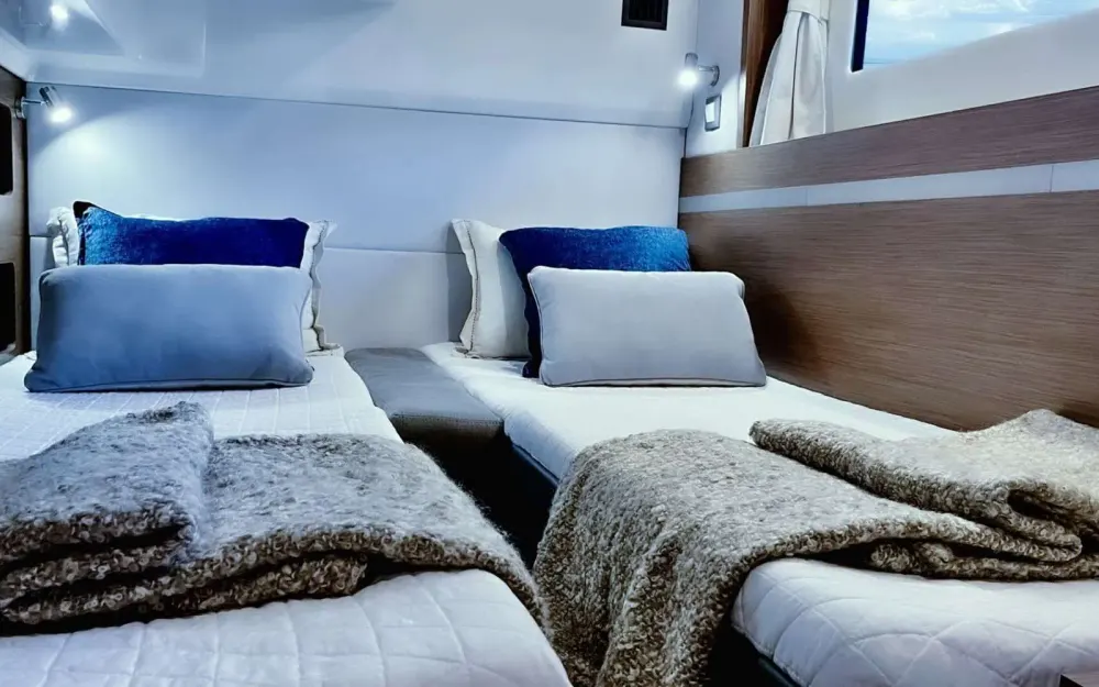 slider 21 Beneteau Antares 12