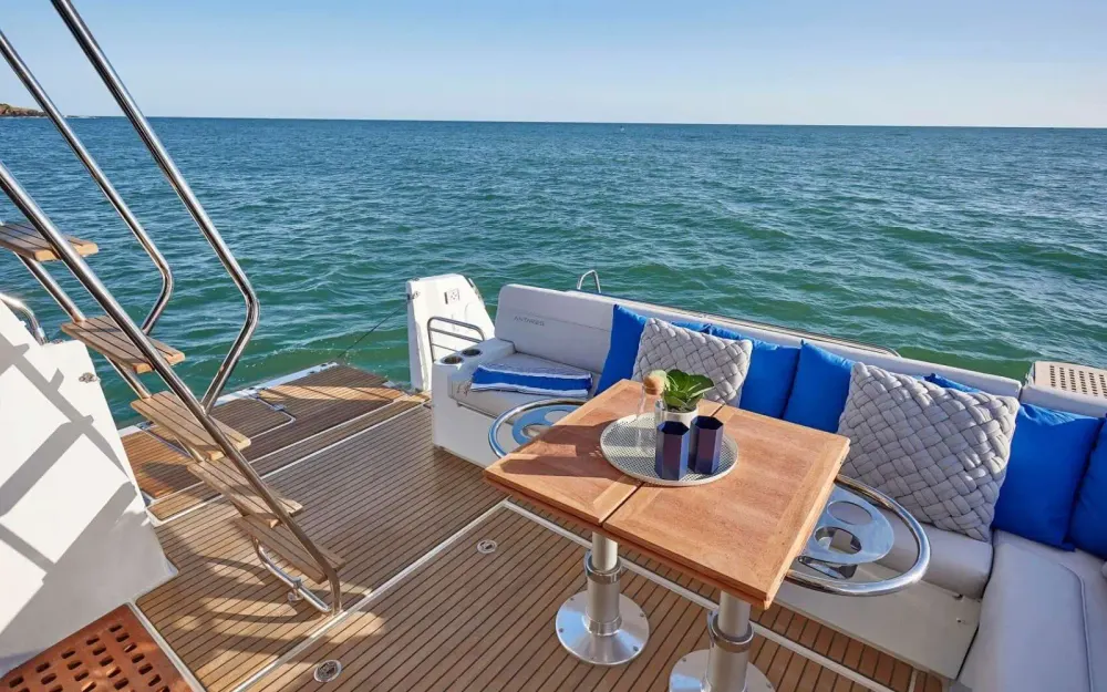 slider 26 Beneteau Antares 12