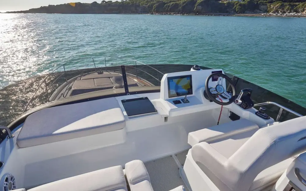 slider 28 Beneteau Antares 12