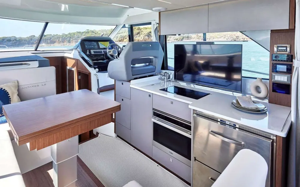 slider 29 Beneteau Antares 12