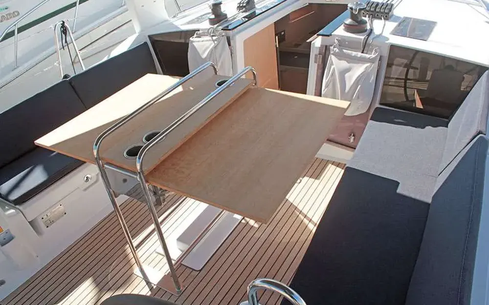 slider 8 Beneteau Oceanis 41.1