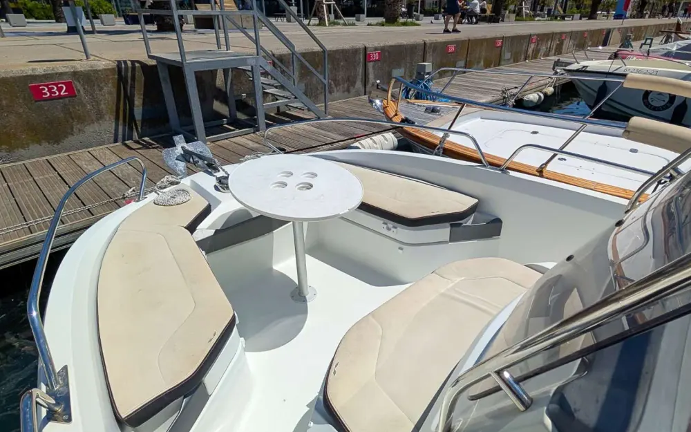 slider 1 Beneteau Flyer 6.6 SPACEdeck